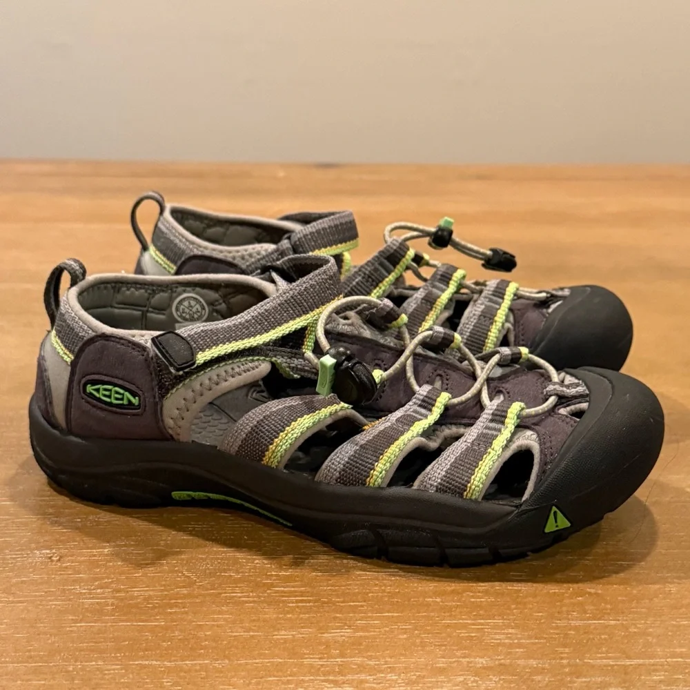 KEEN Big Kids Newport H2 Sandal Racer Gray Sz US 5, EU 37